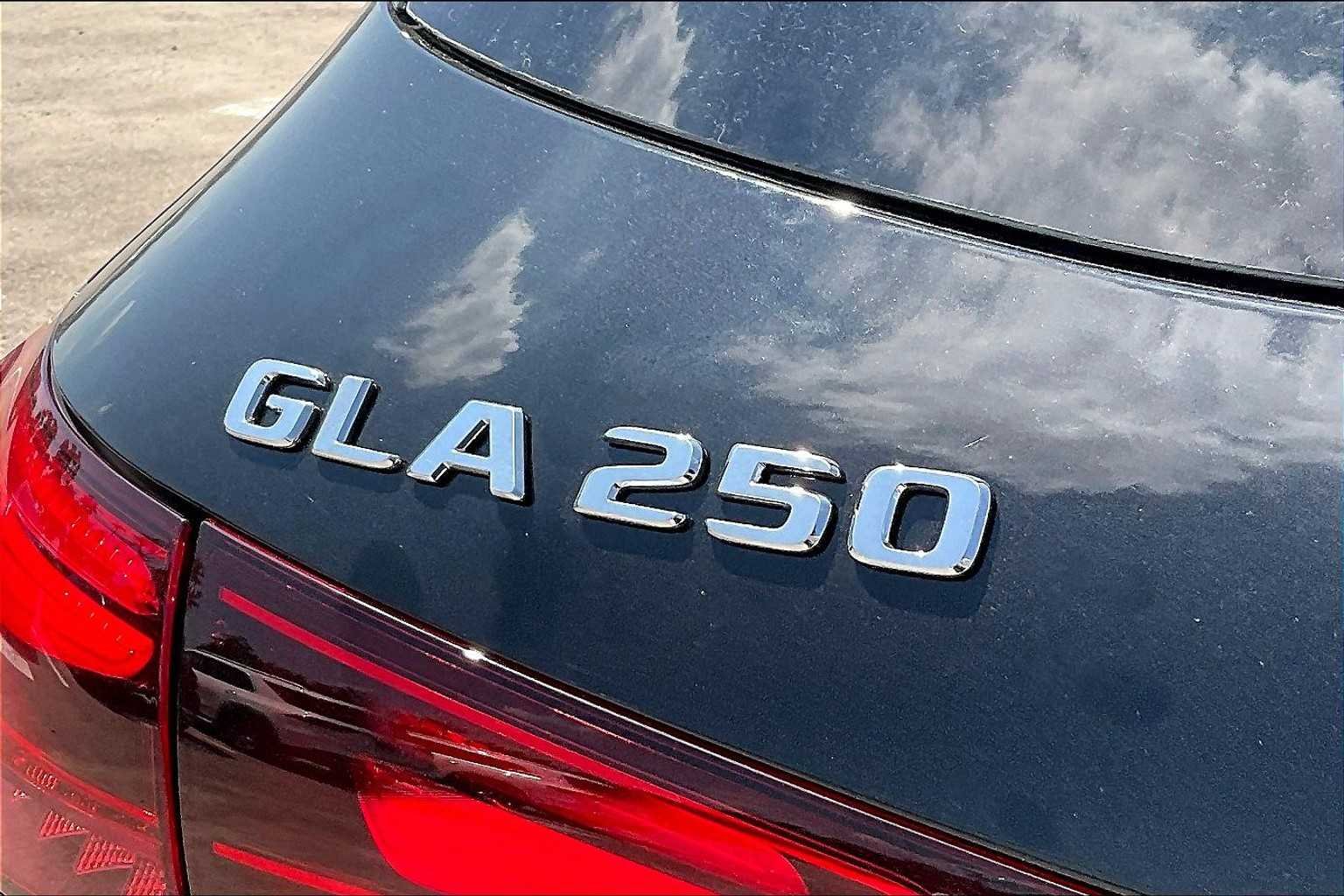 Used 2026 Cosmos Black Metallic Mercedes-Benz GLA 250 image 6