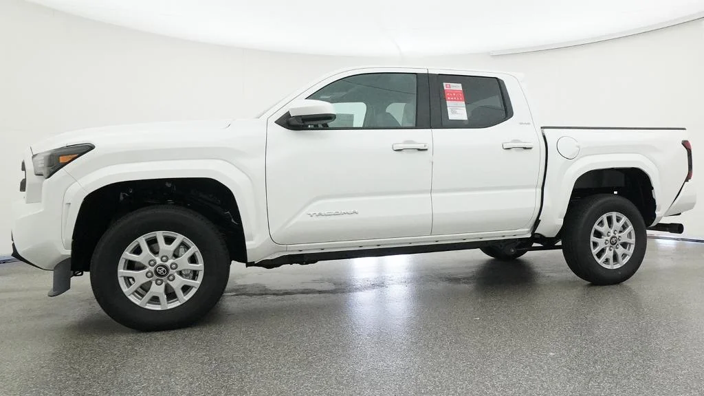 New 2026 Ice Cap Toyota SR5 image 4