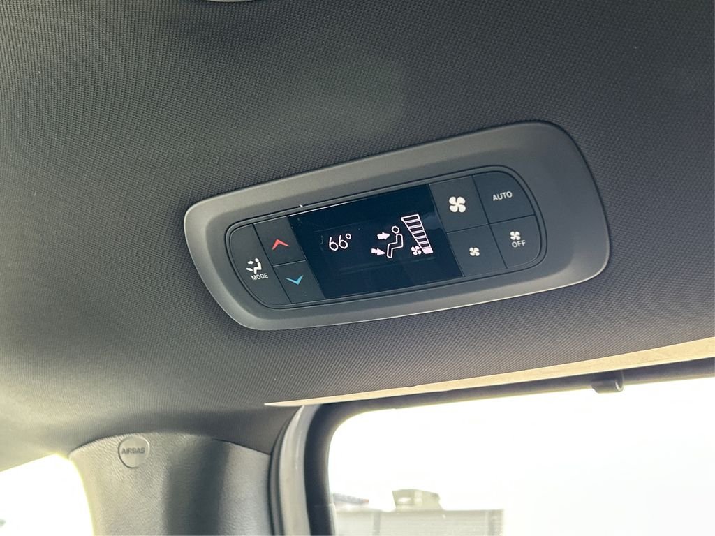 2025 Chrysler Voyager LX - Photo 40