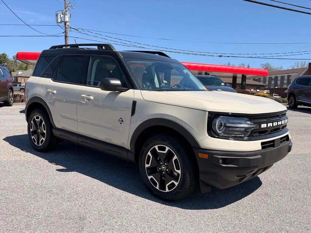Used 2024 Beige Ford Outer Banks image 16