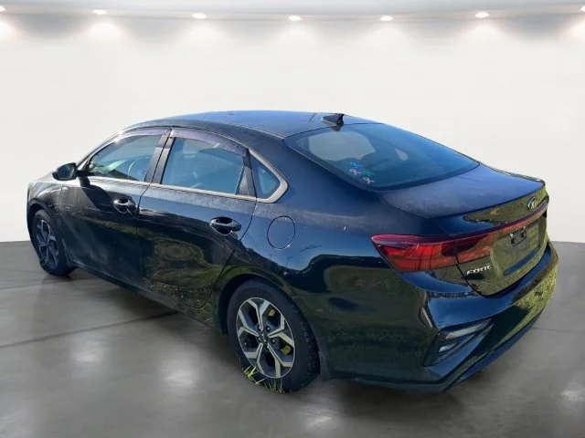 Used 2021 Black Kia LXS image 21