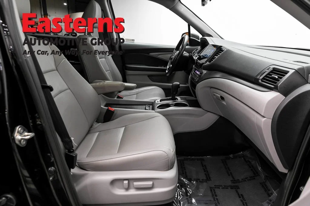 Used 2019 Black Honda EX-L image 23