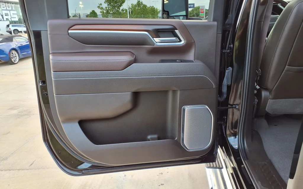 Used 2025 Black GMC Denali image 12