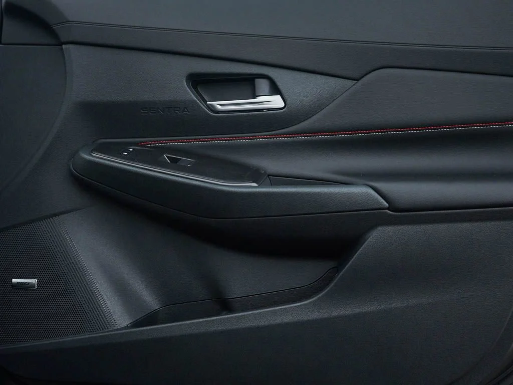 New 2026 Energetic Ember / Super Black Two-tone Nissan SR image 8
