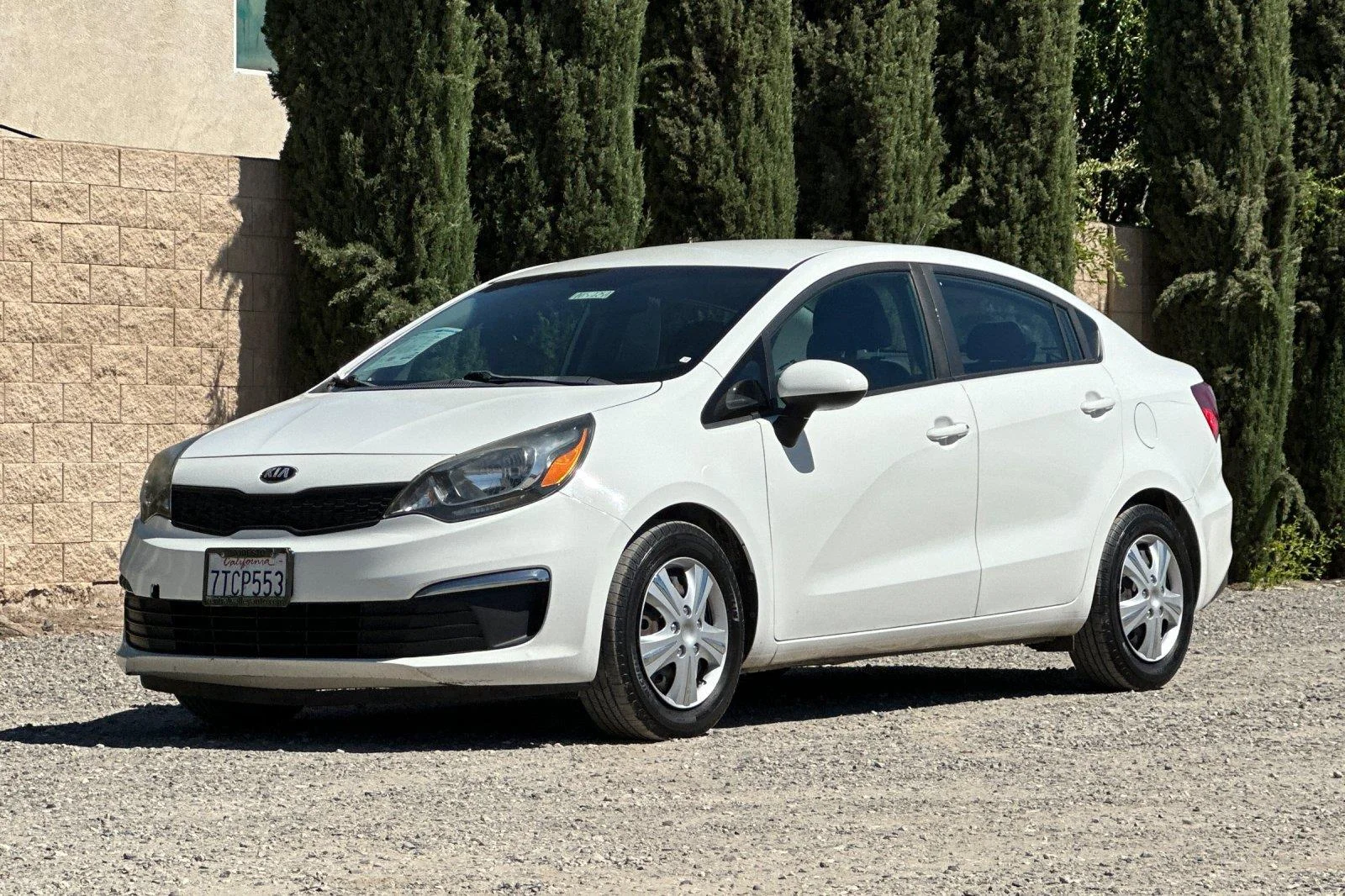 Used 2017 Clear White Kia LX image 8