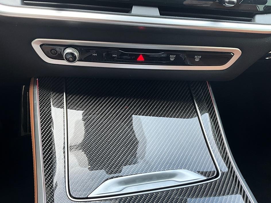 Used 2025 Gray BMW M60i image 22