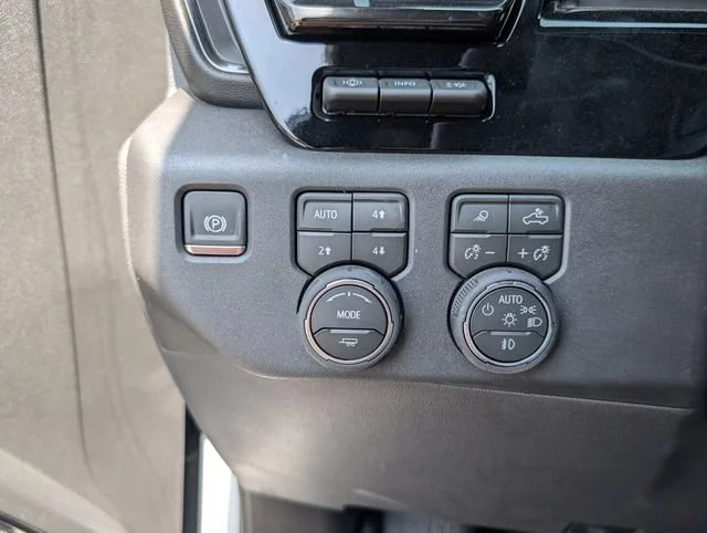 2026 Chevrolet Silverado 1500 ZR2 - Photo 16