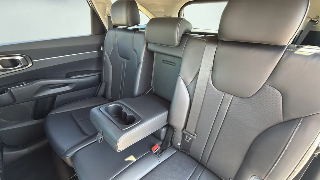 2025 Kia Sorento S - Photo 34