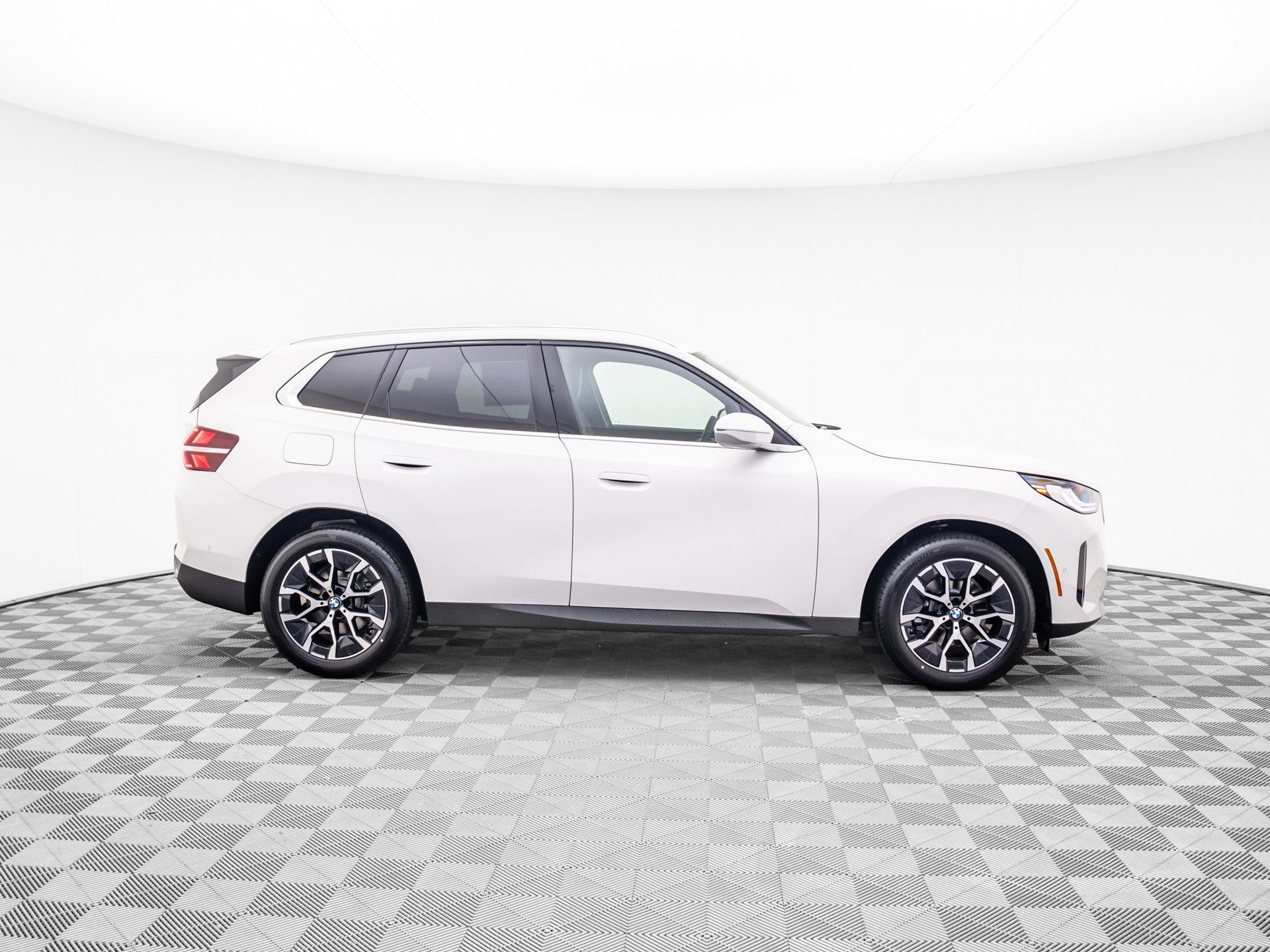 Certified Used 2026 Alpine White BMW 30 xDrive image 6
