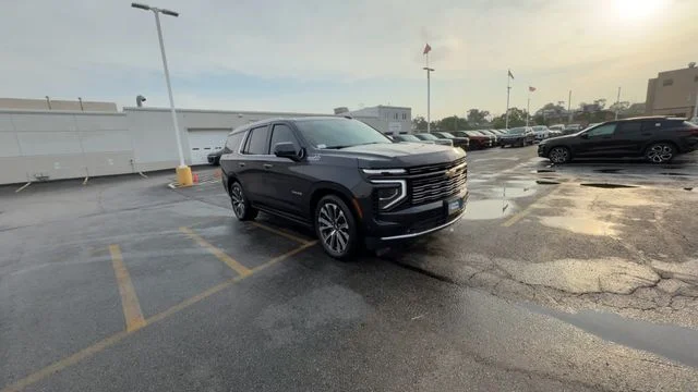 Used 2025 Gray Chevrolet High Country image 3