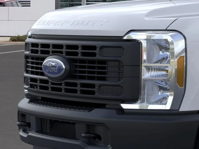 New 2026 Oxford White Ford XL image 17