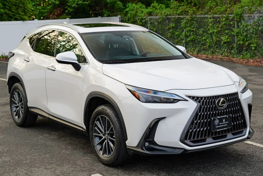 Used 2024 Eminent White Pearl Lexus 350 Premium image 9
