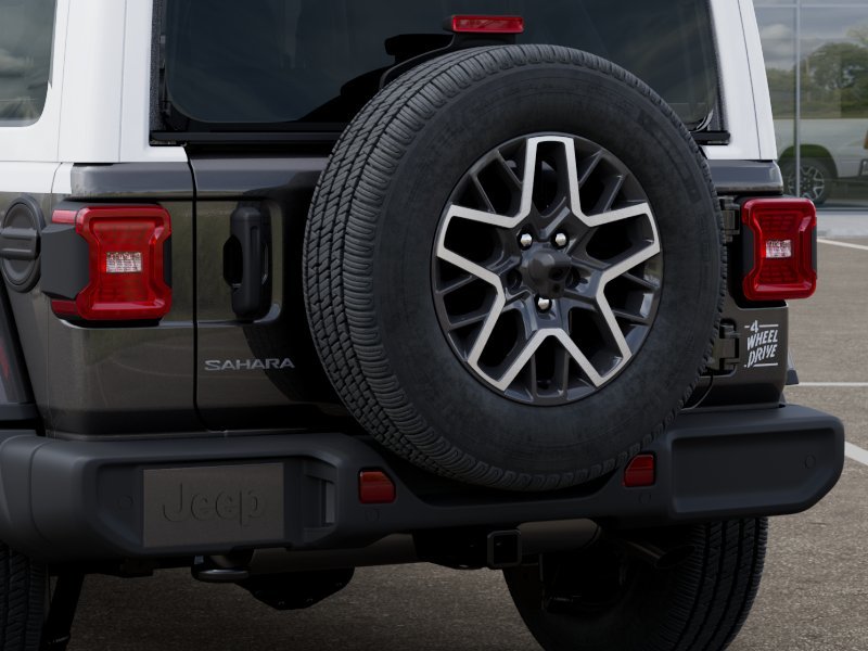 New 2026 Granite Crystal Metallic Clear-Coat Exterior Paint Jeep Sahara image 40