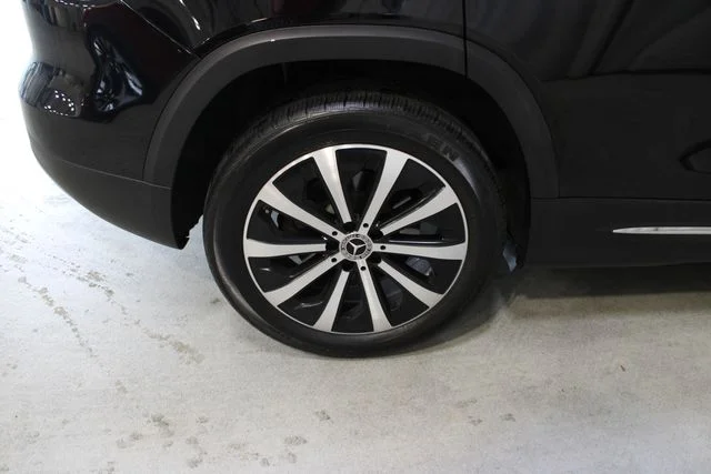 Used 2022  Mercedes-Benz GLB 250 image 37