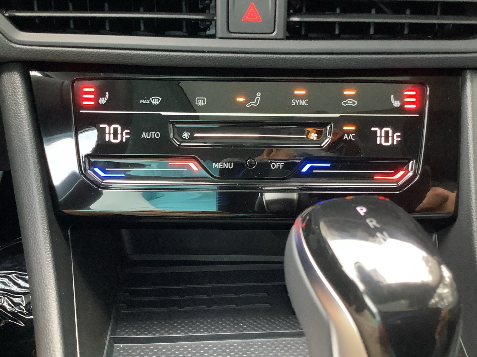 New 2027 OPAL WHITE Volkswagen SE image 23