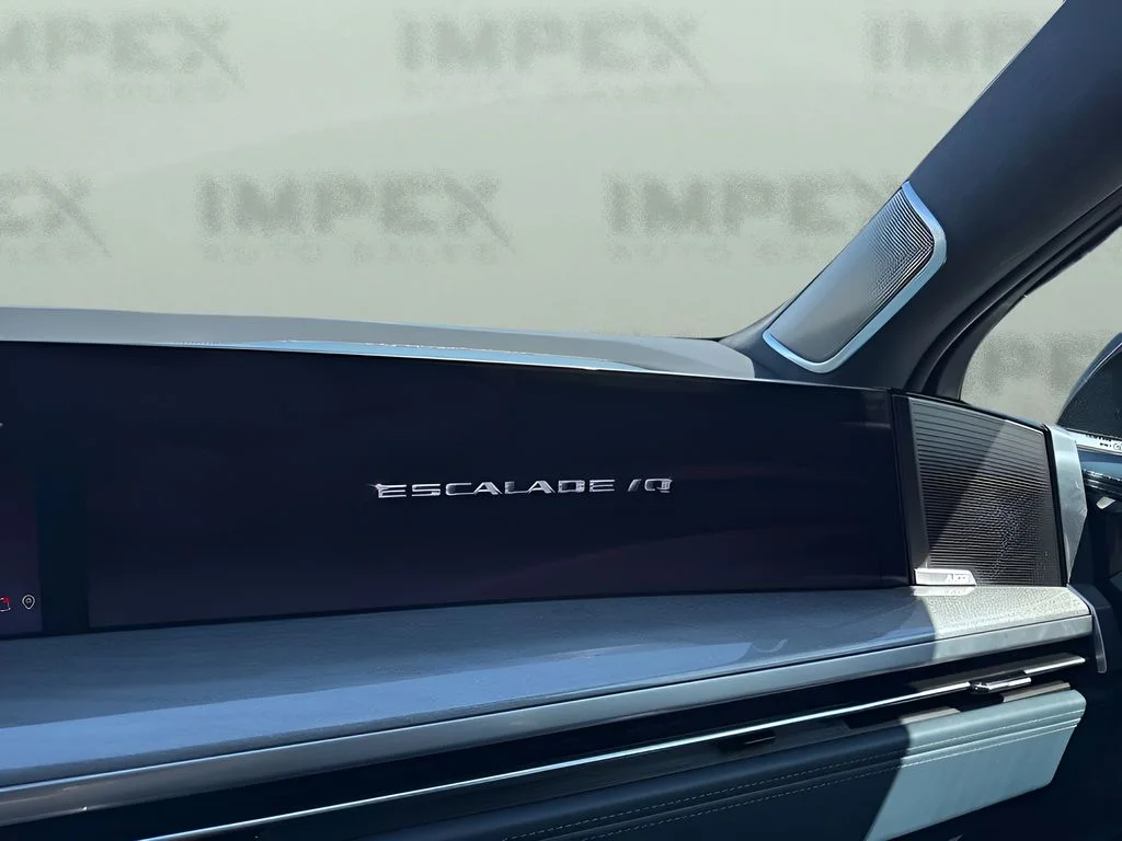 Used 2025 White Cadillac Luxury 2 image 11