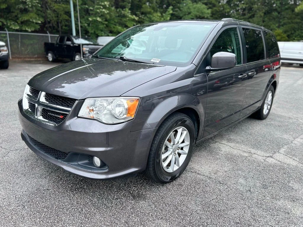 Used 2019 Gray Dodge SXT image 3
