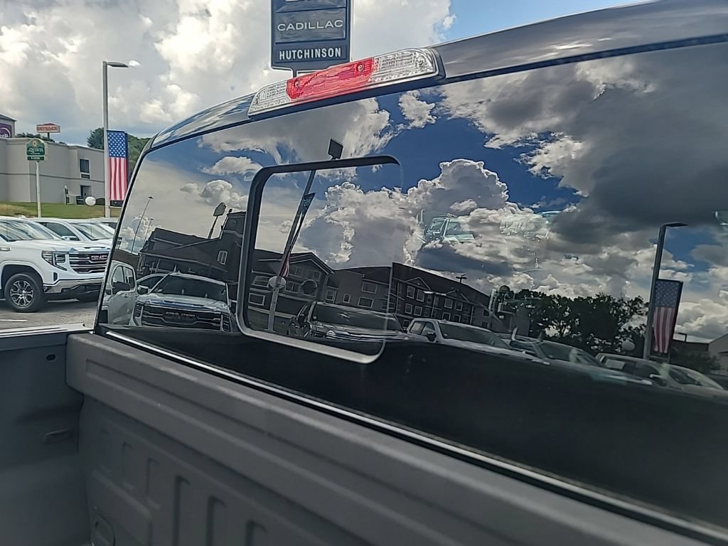 Used 2020  Ford XL image 8