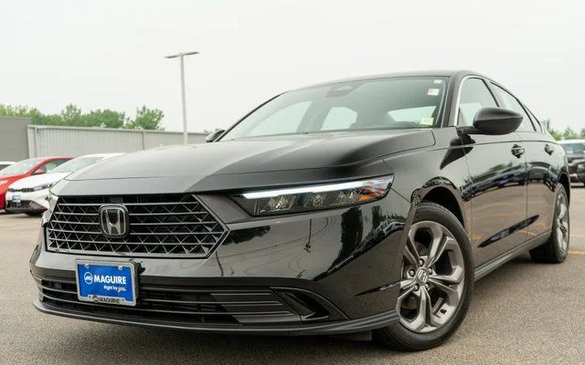 Used 2023 Black Honda EX image 1