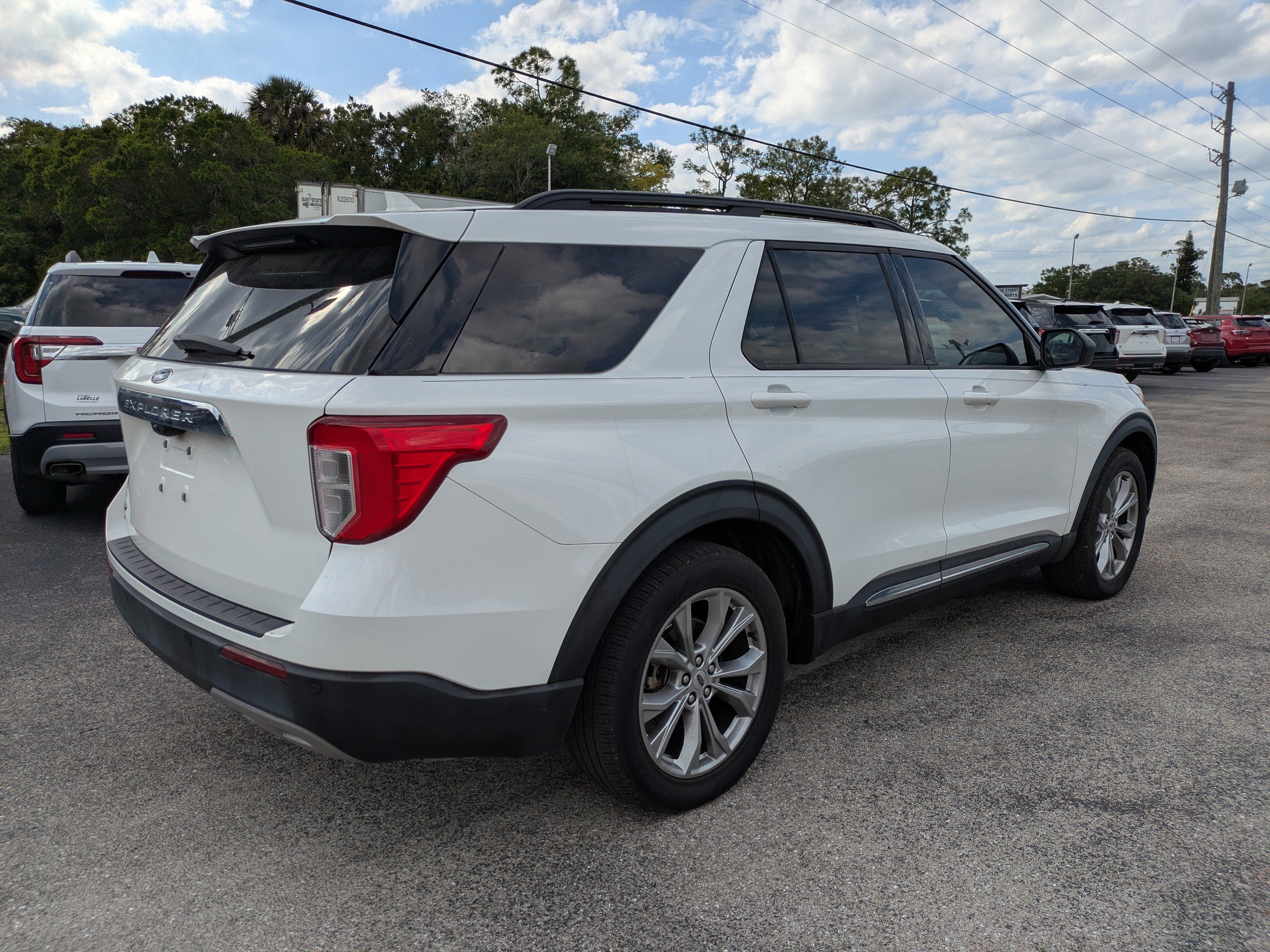 Used 2023 Oxford White Ford XLT image 4