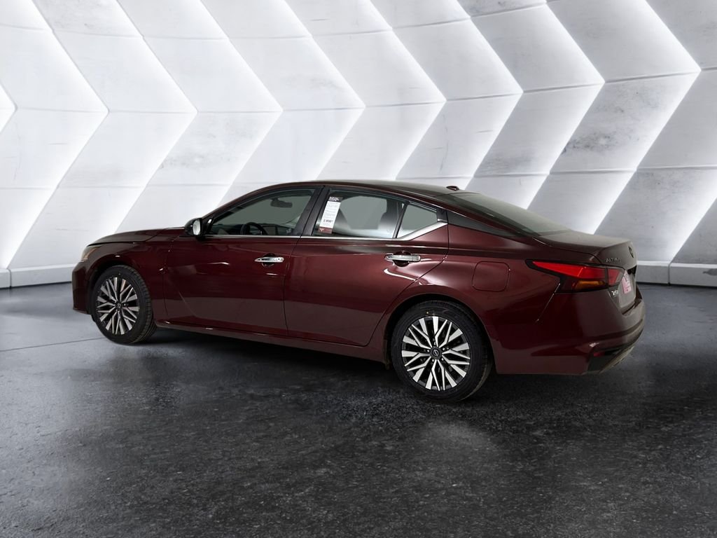 Used 2024 Red Nissan 2.5 SV image 6