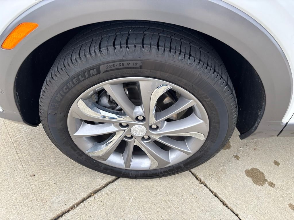 Used 2021 White Frost Buick Essence image 13