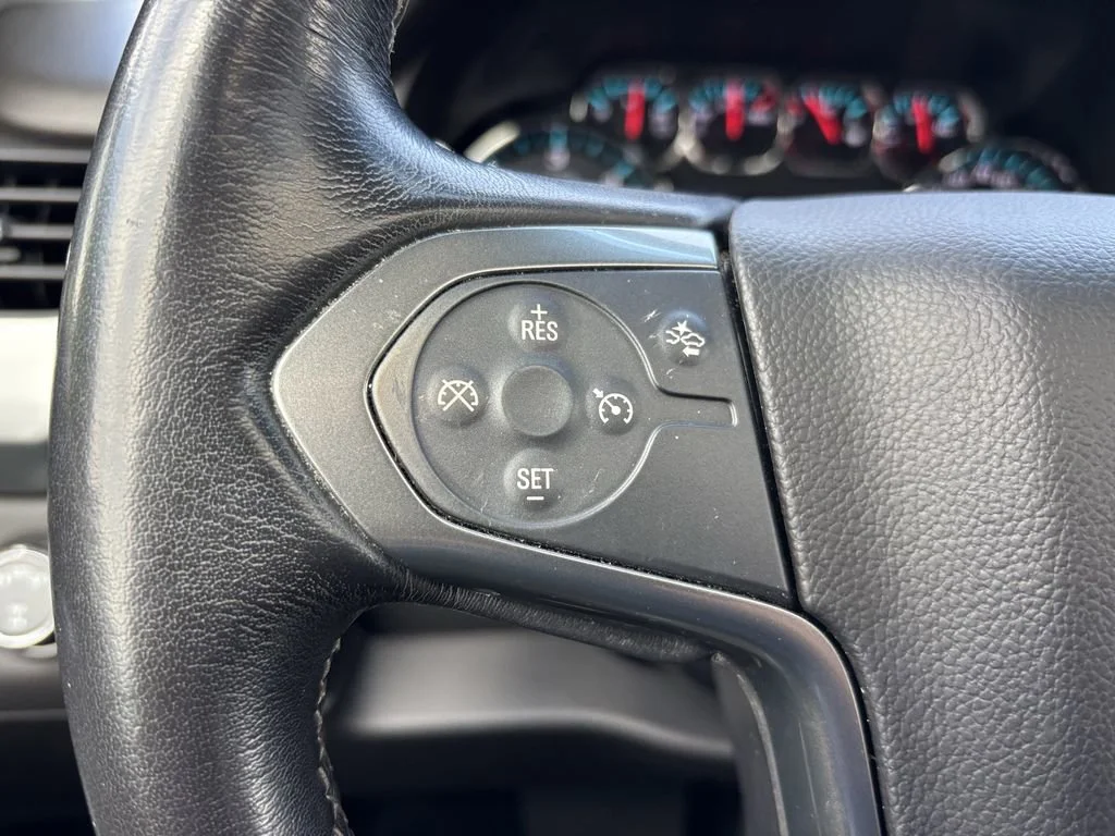 Used 2018 SILVER ICE METALLIC Chevrolet LT image 30