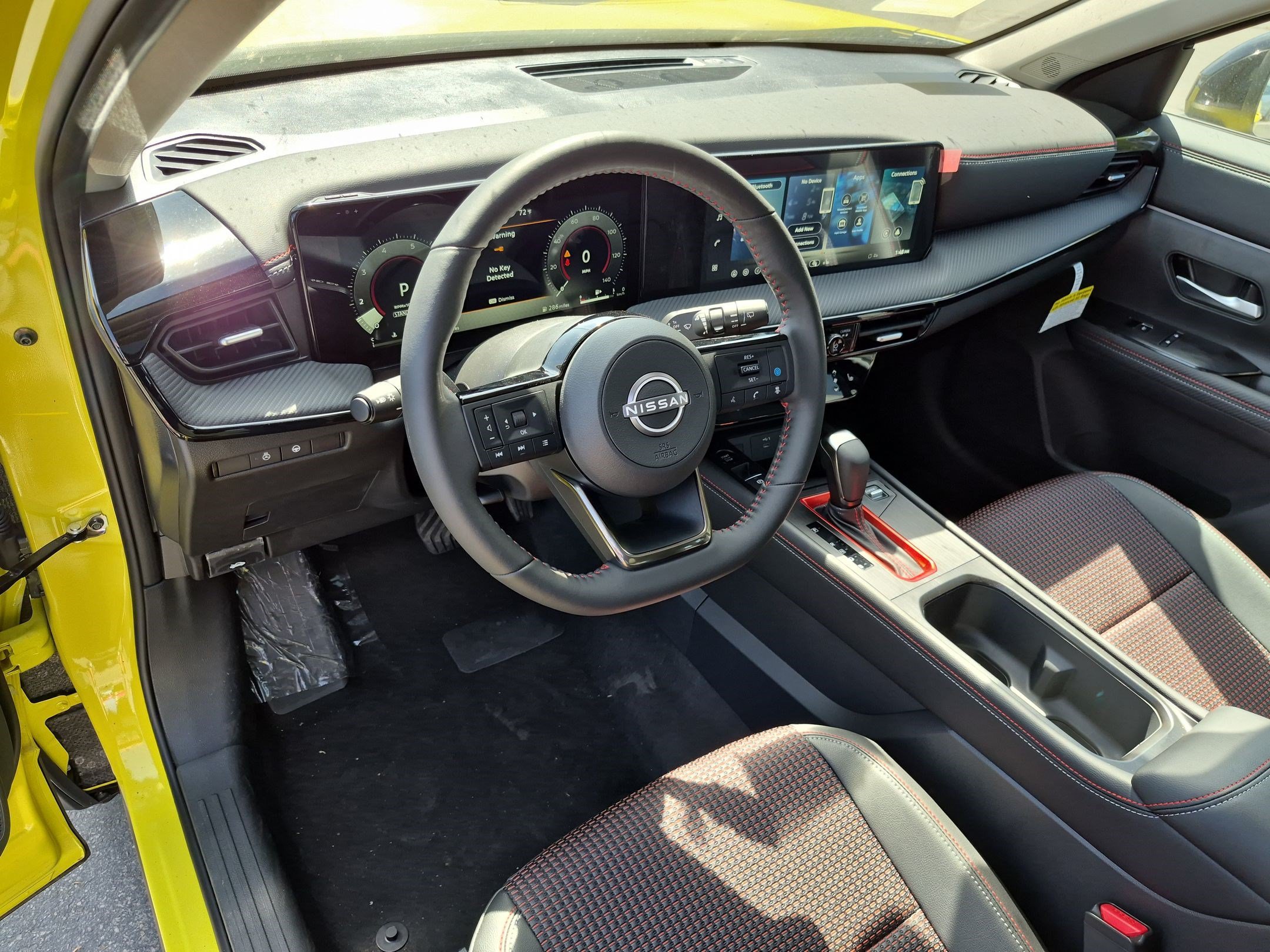New 2026 Yuzu Yellow Metallic / Super Black Two-tone Nissan SR image 10