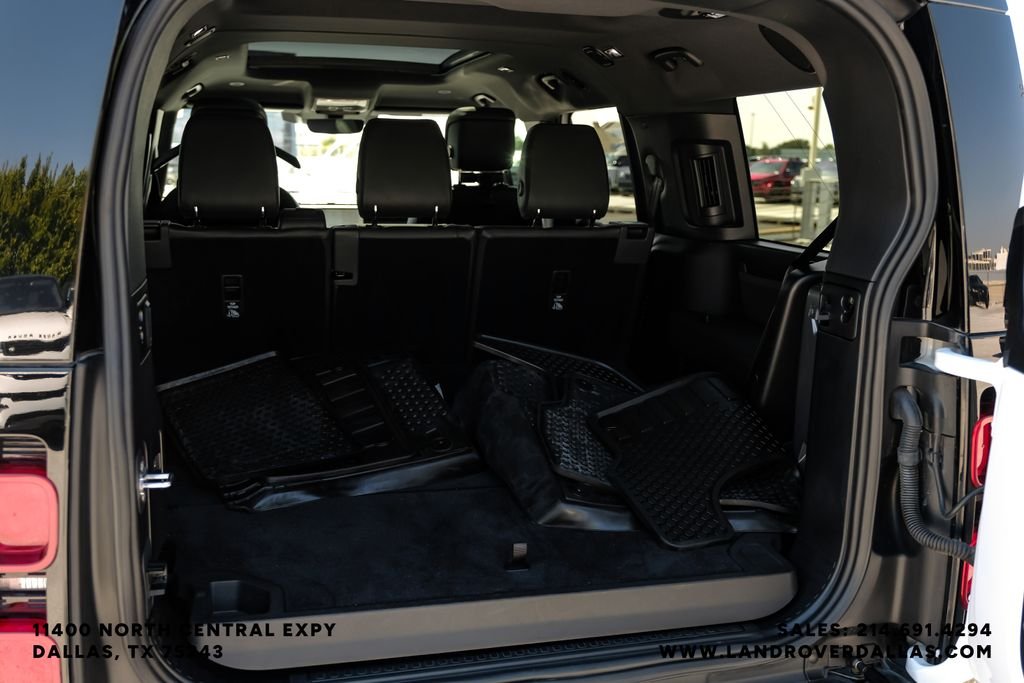 Used 2025 Fuji White Land Rover X-Dynamic SE image 39