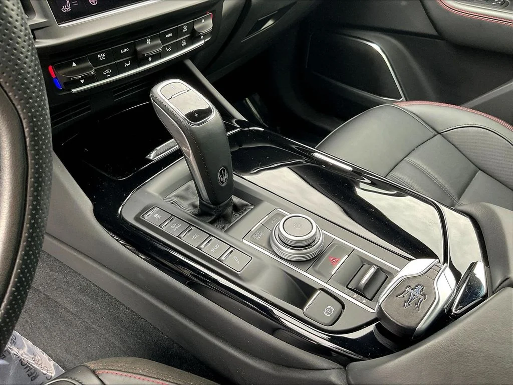 Used 2024 Bianco Maserati Modena image 18