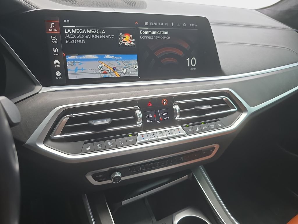 Used 2022 Arctic Grey Metallic BMW M50i image 17