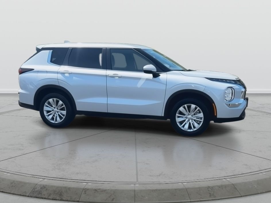 New 2026 WHT DIAMOND Mitsubishi ES image 8