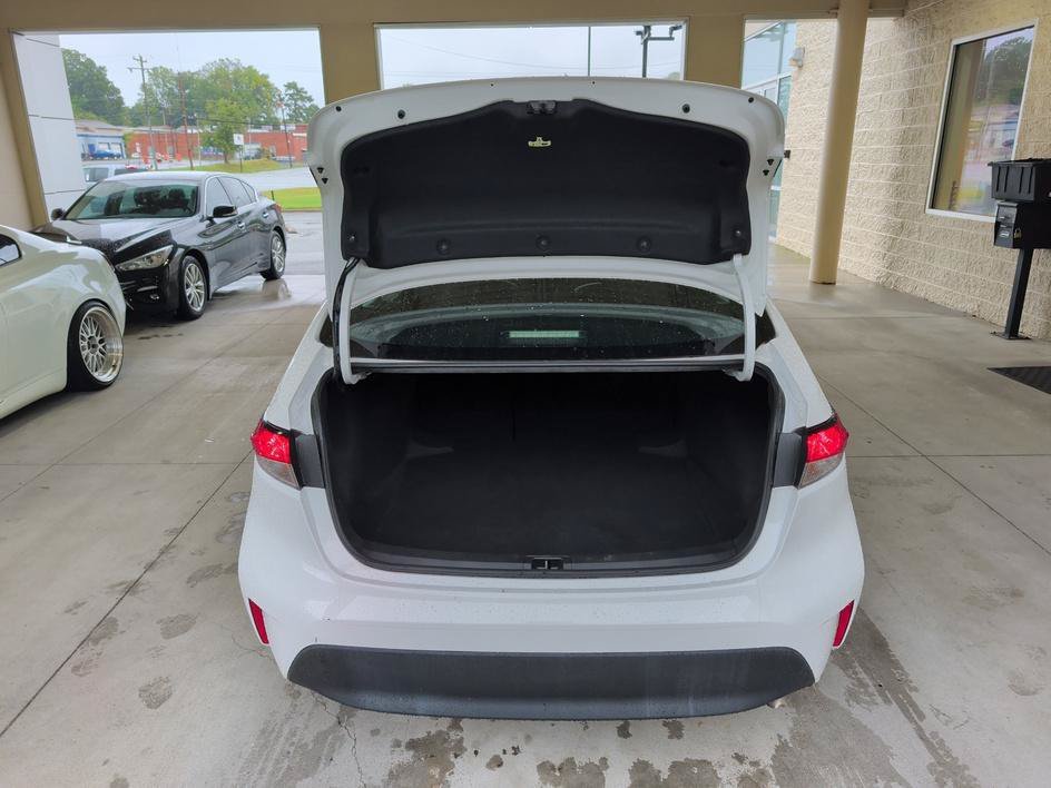 Used 2023 Ice Toyota LE image 15