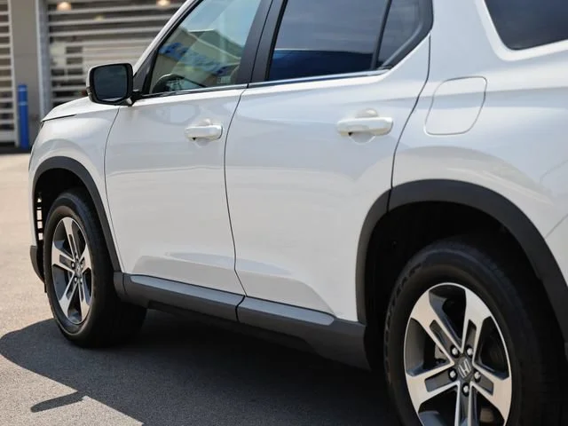 2025 Honda Pilot EX-L - Photo 47