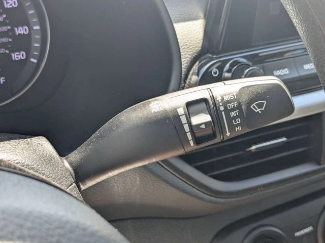 Used 2024 White Kia LXS image 25