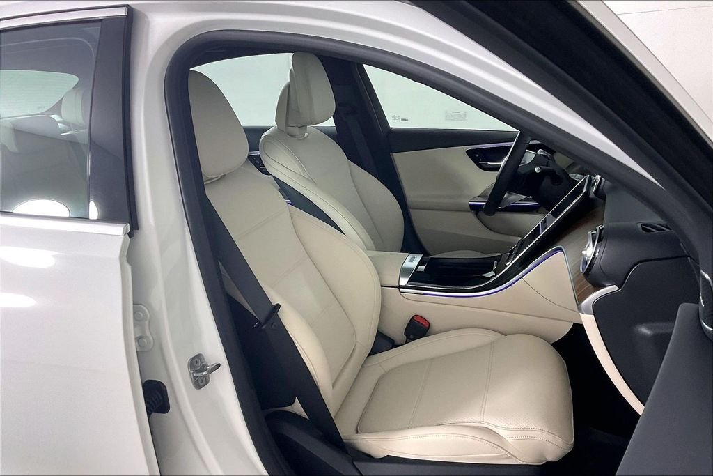Used 2026  Mercedes-Benz C 300 image 7