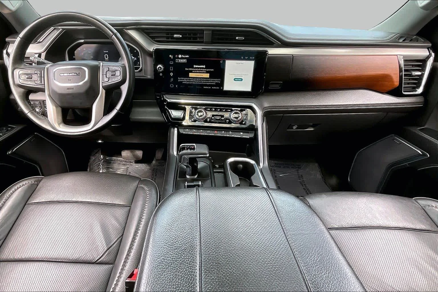 Used 2023 White Frost Tricoat GMC Denali image 16