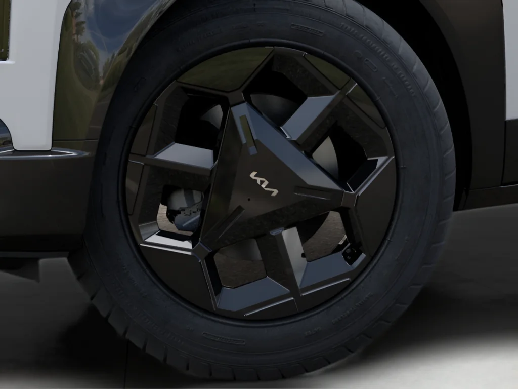 New 2027 Snow White Pearl Kia X-Line S image 24