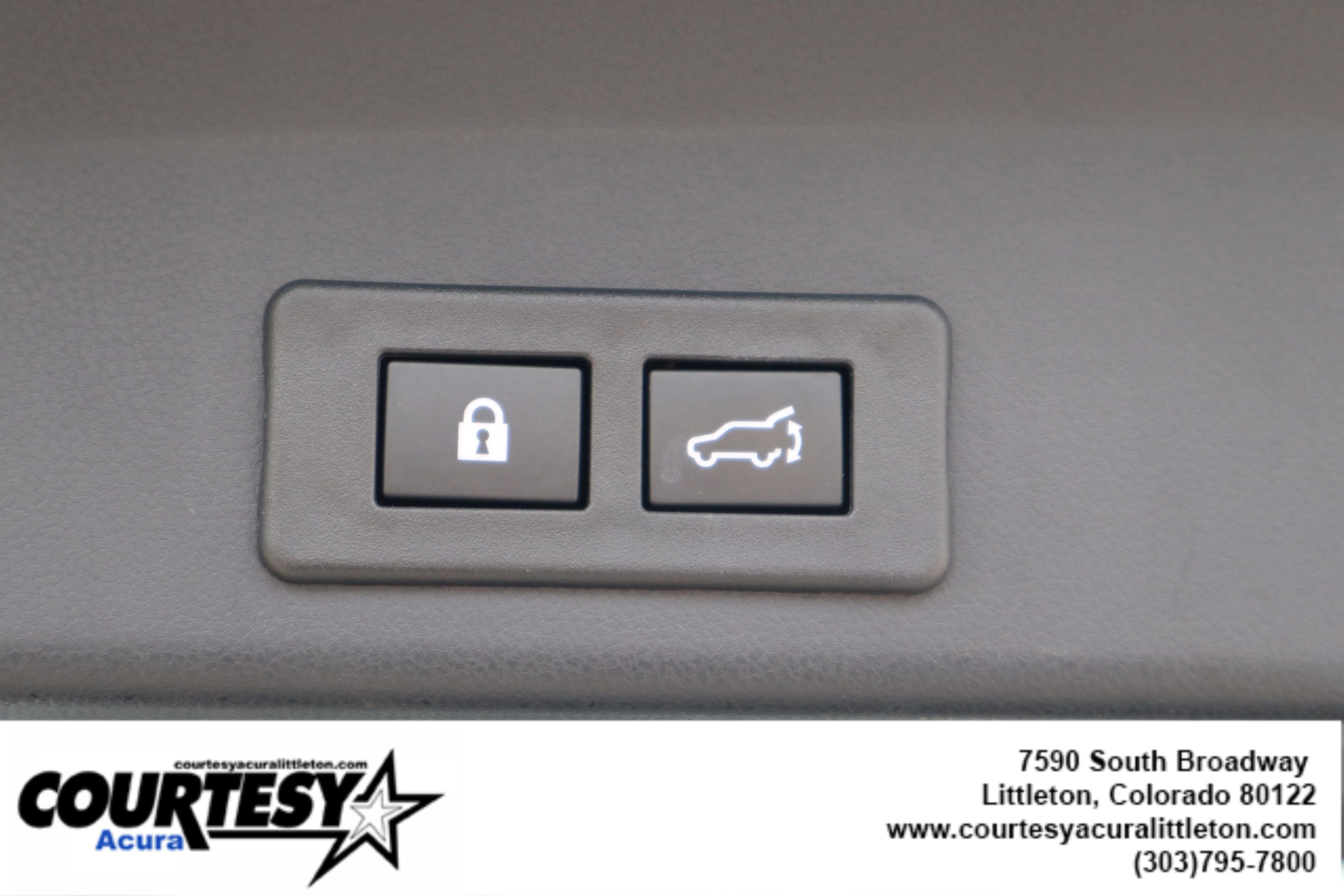 Used 2021 Ice Silver Metallic Subaru Premium image 24