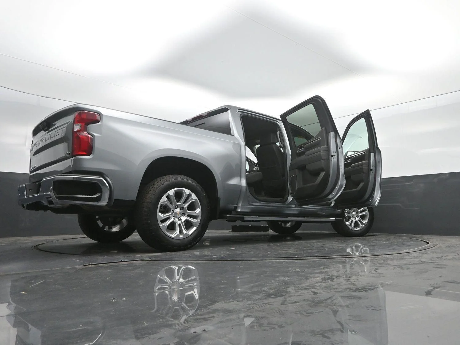 Used 2025 Sterling Gray Metallic Chevrolet LTZ image 56