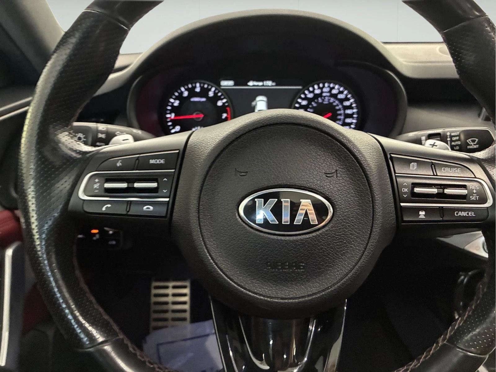 Used 2018 Snow White Pearl Kia GT2 image 39