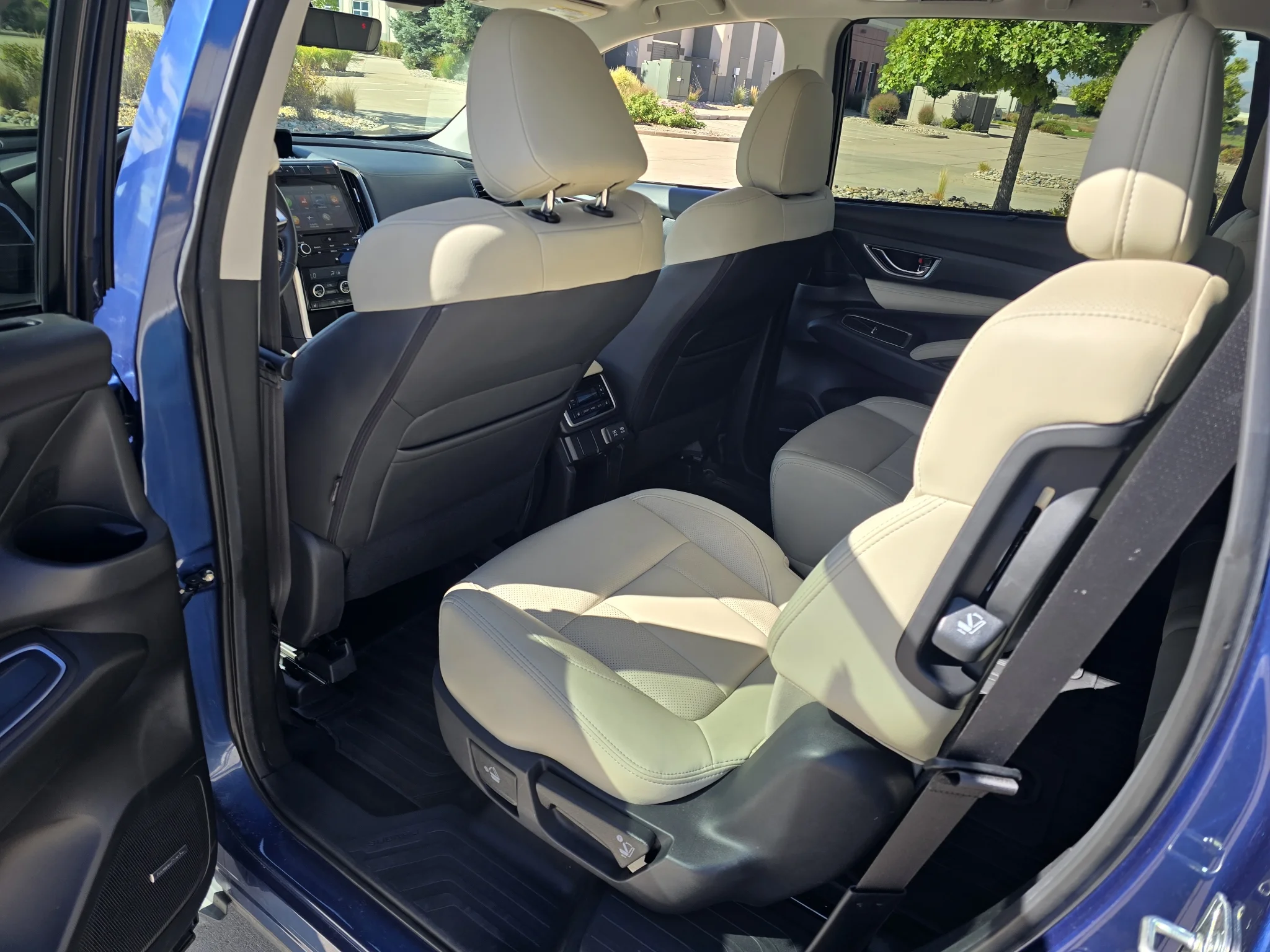 Used 2020 Abyss Blue Pearl Subaru Limited image 15