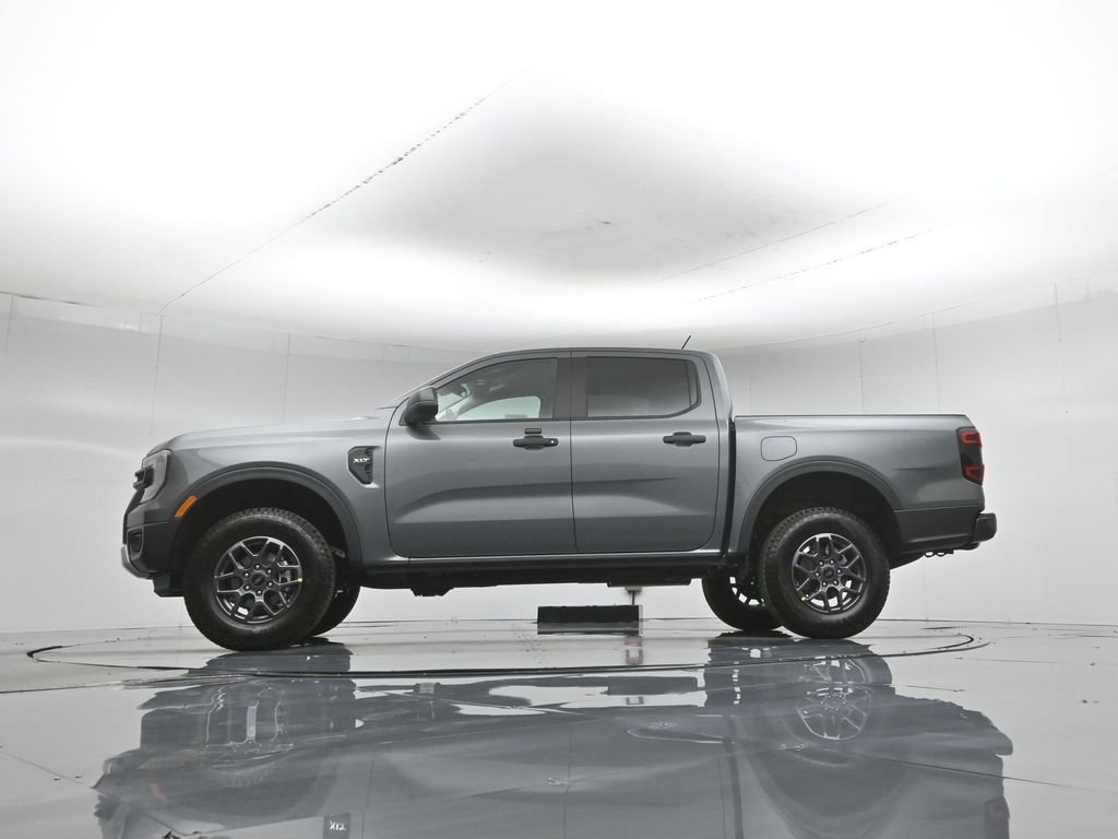 New 2026 Carbonized Gray Metallic Ford XLT image 7
