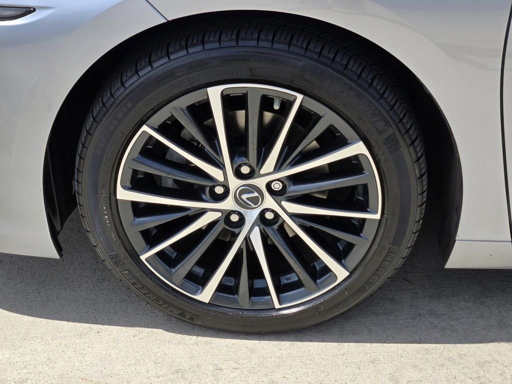 Used 2022 Silver Lexus 350 image 7