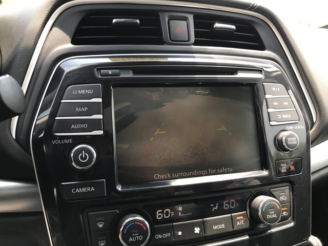 Used 2020 Brilliant Silver Metallic Nissan SL image 19