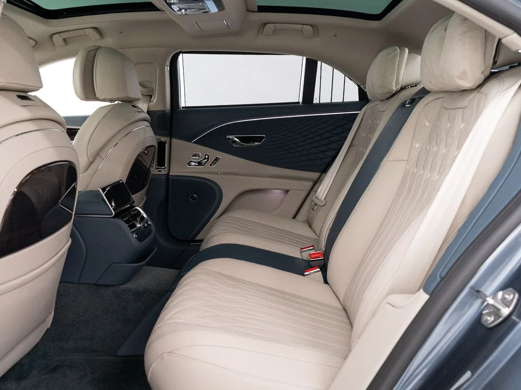 Certified Used 2026 Thunder Bentley Azure image 20