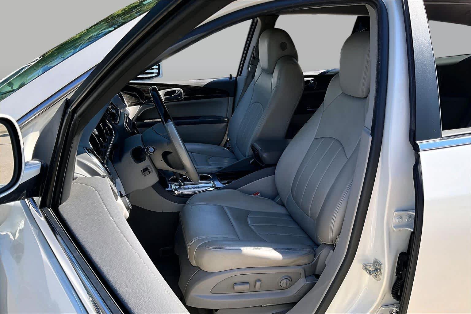 Used 2013 White Diamond Tricoat Buick Premium image 7