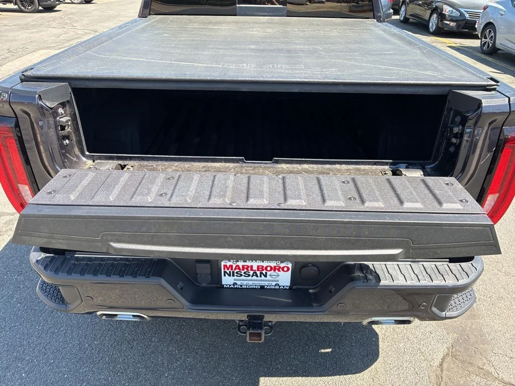 Used 2022 Silver GMC Denali image 15