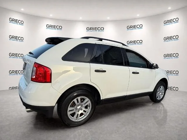 Used 2011 White Suede Ford SE image 32