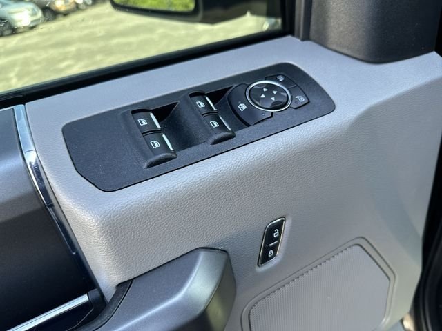 Used 2019 Black Ford XLT image 17